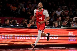 移动投注-阿德巴约：鲍威尔是容易被低估的球员 现在球队有了不一样的活力