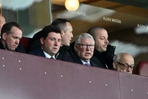 足球竞猜-青年足总杯半决赛维拉击败曼联，弗格森爵士、拉什福德现场观战